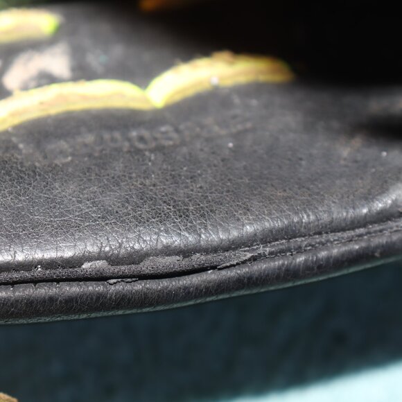 Wilson Genuine Leather Fast Pitch Flash Softball Glove Youth Black  RHT Throw - Picture 5 of 5